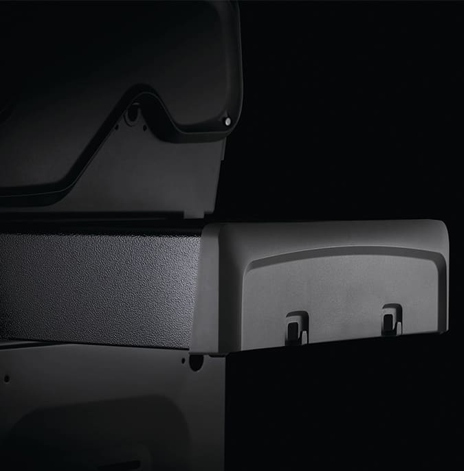 Rogue_Shelves_Black גריל גז Napoleon דגם ROGUE 425 שחור