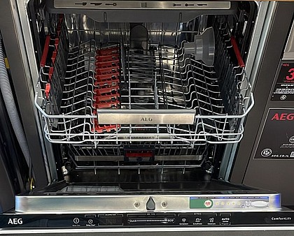 FSR93817P_12102023174341_large מדיח כלים אינטגרלי AEG א.א.ג FSR93817P Comfort Lift