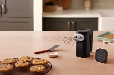 product_Galleries560906012025110427 מיקסר ידני אלחוטי ללא בטרייה KitchenAid קיצ'נאייד דגם - 5KHMR700BM