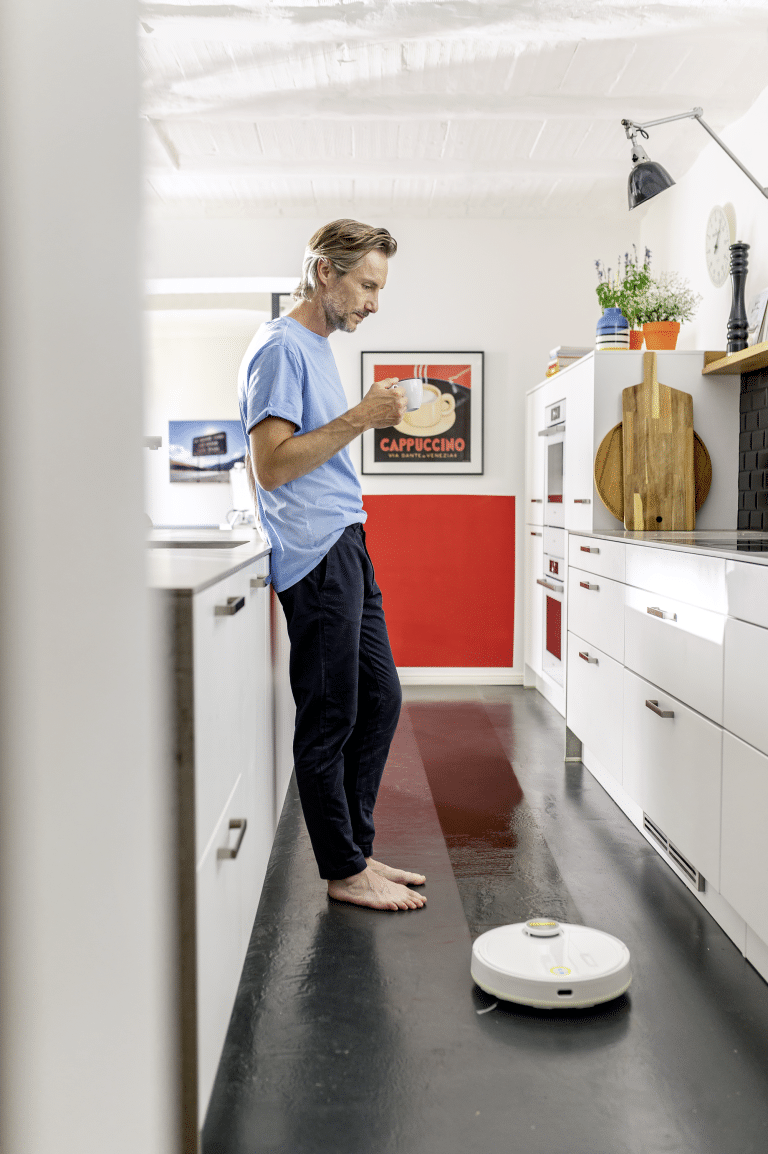 RCV_3_wiping_app_01_CI20-96_DPI_Clipped-768x1154 שואב שוטף רובוטי קרשר Karcher דגם RCV 3 - אחריות לשנה ע''י דן שלדן היבואן הרשמי