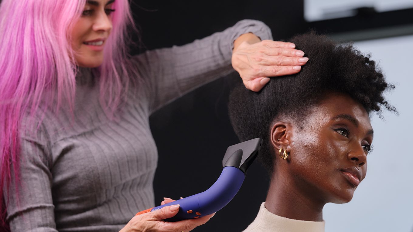 505D-Pro-PDP-Additional-Gallery-Image-5_new מייבש שיער Dyson HD18 Supersonic R Pro - צבע כחול וינקה טופז שנתיים אחריות ע"י היבואן הרשמי